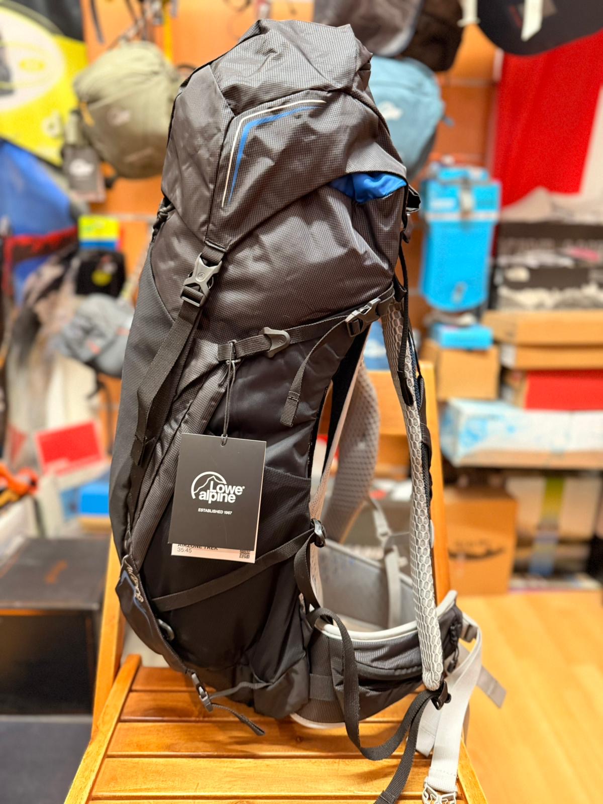 Sac à dos Lowe Alpine AirZone Trek 35:45 gris, vue de profil